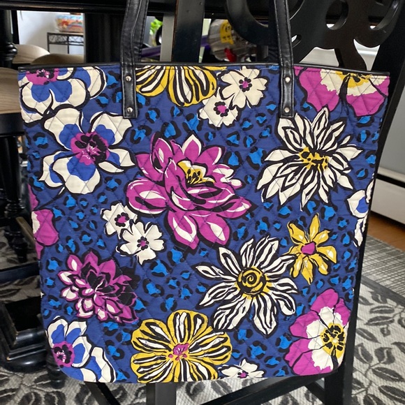 Vera Bradley Handbags - Vera Bradley floral quilted tote bag